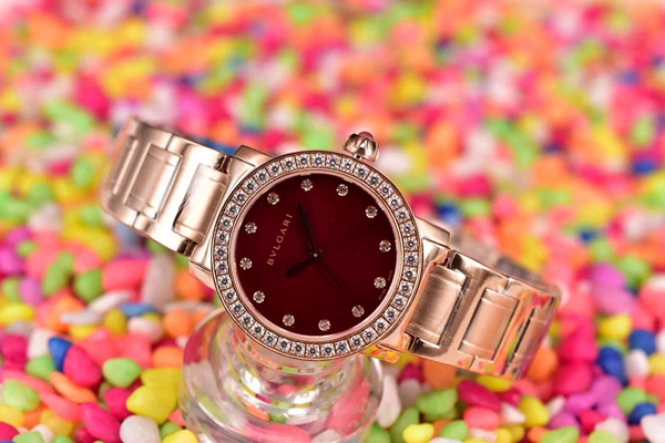 ブルガリ時計正面デザイン